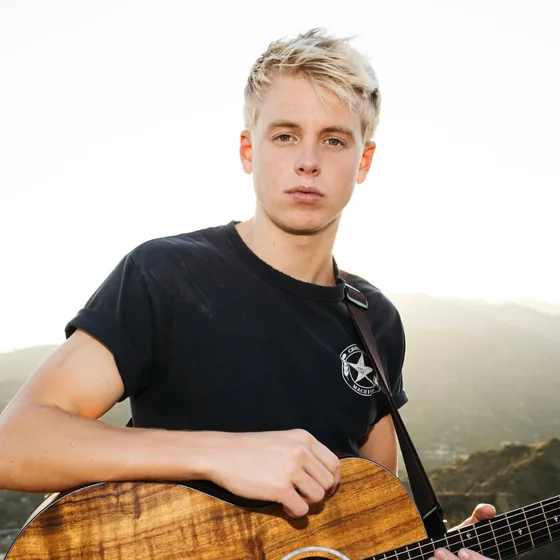 Carson Lueders